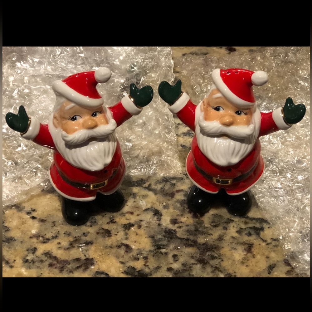 Vintage Festive Santa Claus Holiday salt pepper shakers